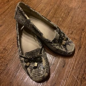 Women’s snake skin loafer